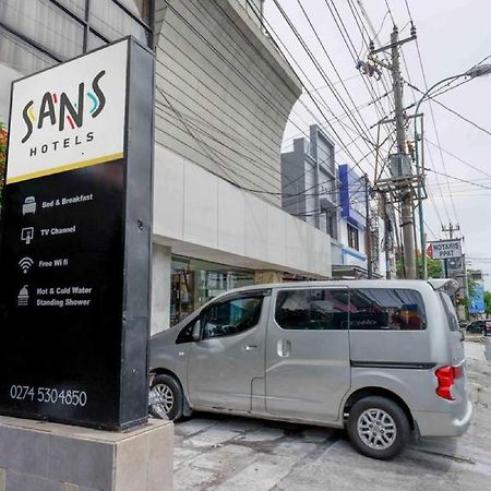 Sans Hotel Ekkon Yogyakarta By Reddoorz Ngabean Zewnętrze zdjęcie